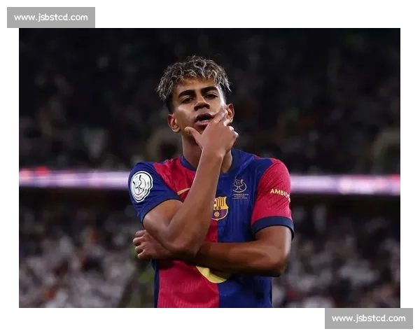 18 岁亚马尔输球后,父亲一句 “巴塞罗那见” 藏深意 18 岁亚马尔输球后,父亲一句 “巴塞罗那见” 藏深意