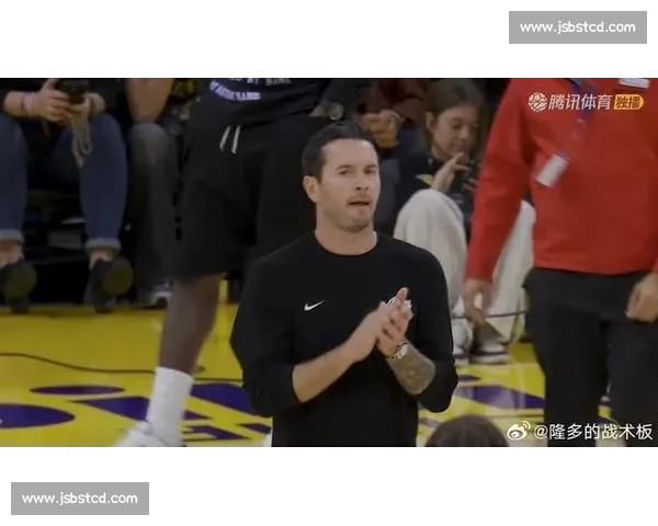 未上场的见证者:雷迪克与湖人的拼搏标杆 未上场的见证者:雷迪克与湖人的拼搏标杆