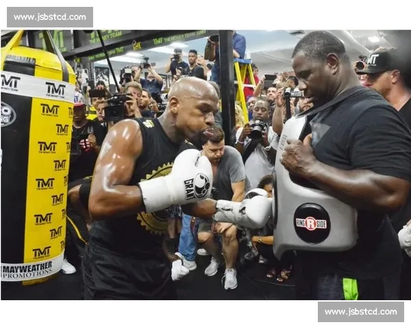 嘴炮对决梅威瑟贴吧热议世纪之战话题全解析拳坛恩怨与商业博弈深度复盘