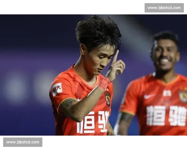 广州恒大迎战上海申鑫中超焦点对决看豪门能否延续强势主场表现力 广州恒大迎战上海申鑫中超焦点对决看豪门能否延续强势主场表现力